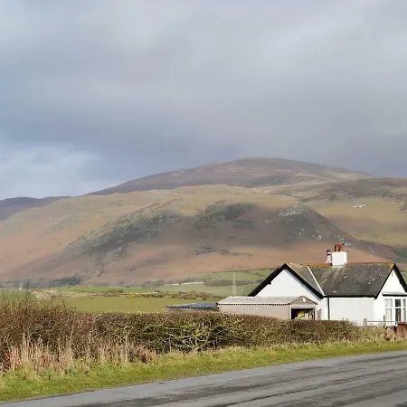 Coombe Bungalow Holiday home