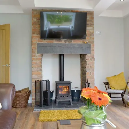 Holiday home Coombe Bungalow