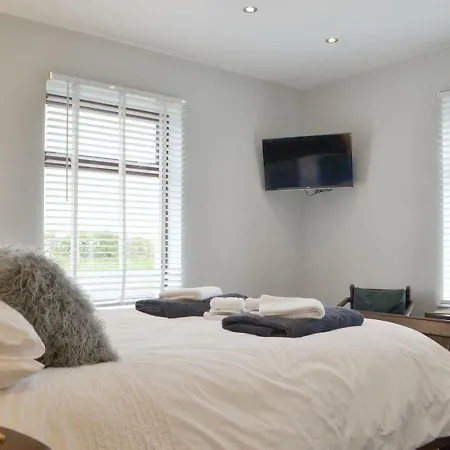 Coombe Bungalow Holiday home
